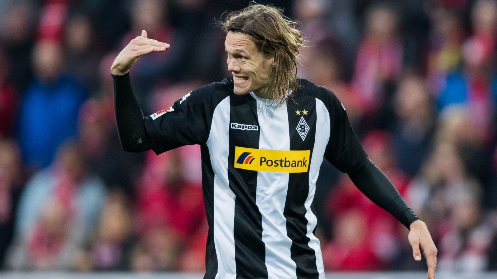 
                <strong>Jannik Vestergaard (Abgang Borussia Mönchengladbach)</strong><br>
                Von Gladbach auf die Insel: Der dänische Innenverteidiger Jannik Vestergaard verlässt die Borussia und wechselt für rund 20 Millionen Euro in die englische Premier League zum FC Southampton. Vestergaard absolvierte bereits den obligatorischen Medizincheck und unterschrieb danach sein neues Arbeitspapier bei den Engländern. "Wir haben mit dem FC Southampton Anfang dieser Woche eine Einigung über die Ablösemodalitäten erzielt, mit der wir sehr zufrieden sind", so Borussias Sportdirektor Max Eberl Der Däne wechselte vor zwei Jahren noch für zwölf Millionen Euro vom SV Werder Bremen an den Niederrhein.
              