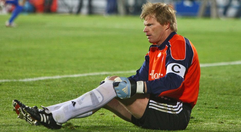 
                <strong>Oliver Kahn</strong><br>
                Platz 4: Oliver Kahn mit 103 Spielen in der Champions League. Obwohl der "Titan" schon 2008 seine Karriere beendete, reicht es für ihn noch immer für die Top 5. In seinen ingesamt 9.266-Einsatzminuten in der Königsklasse kassierte er 102 Gegentore, spielte aber auch 34-mal zu Null. Immerhin einmal sprang für Kahn auch der Titel dabei heraus: In der Saison 2000/2001 gewann er den Pokal mit dem FC Bayern München.
              