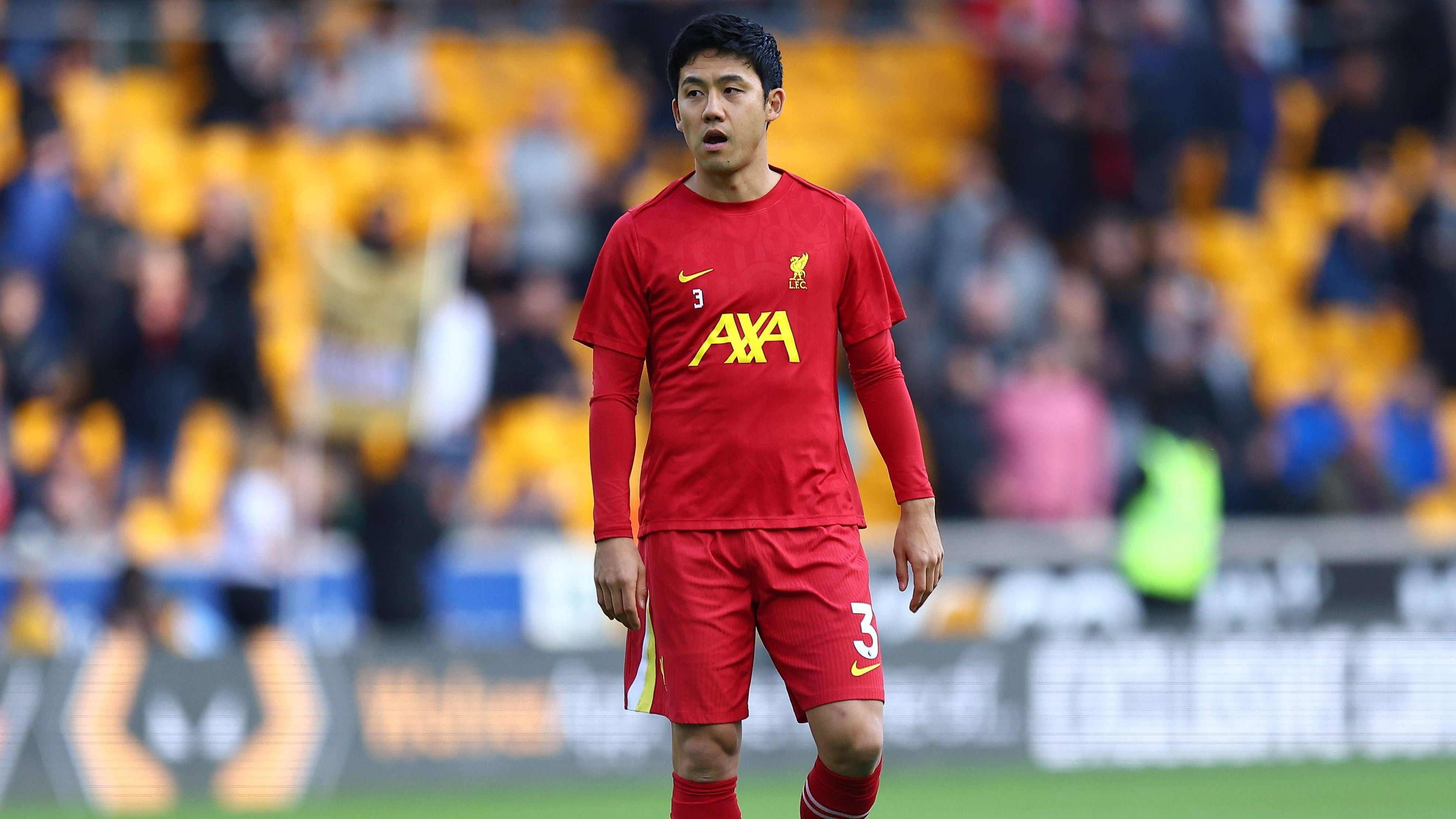 <strong>Wataru Endo (FC Liverpool)</strong><br>Wataru Endo stand in der laufenden Saison wettbewerbsübergreifend erst 85 Minuten auf dem Platz. Anders als Jürgen Klopp hat Arne Slot wohl eher keine Verwendung für den Ex-Stuttgarter. Wie "CaughtOffside.com" berichtet, darf der Japaner den Verein im Winter deshalb für eine Ablöse von 15 bis 20 Millionen Euro verlassen. Als Interessenten werden der FC Fulham, die Wolverhampton Wanderers und Ipswich Town genannt.