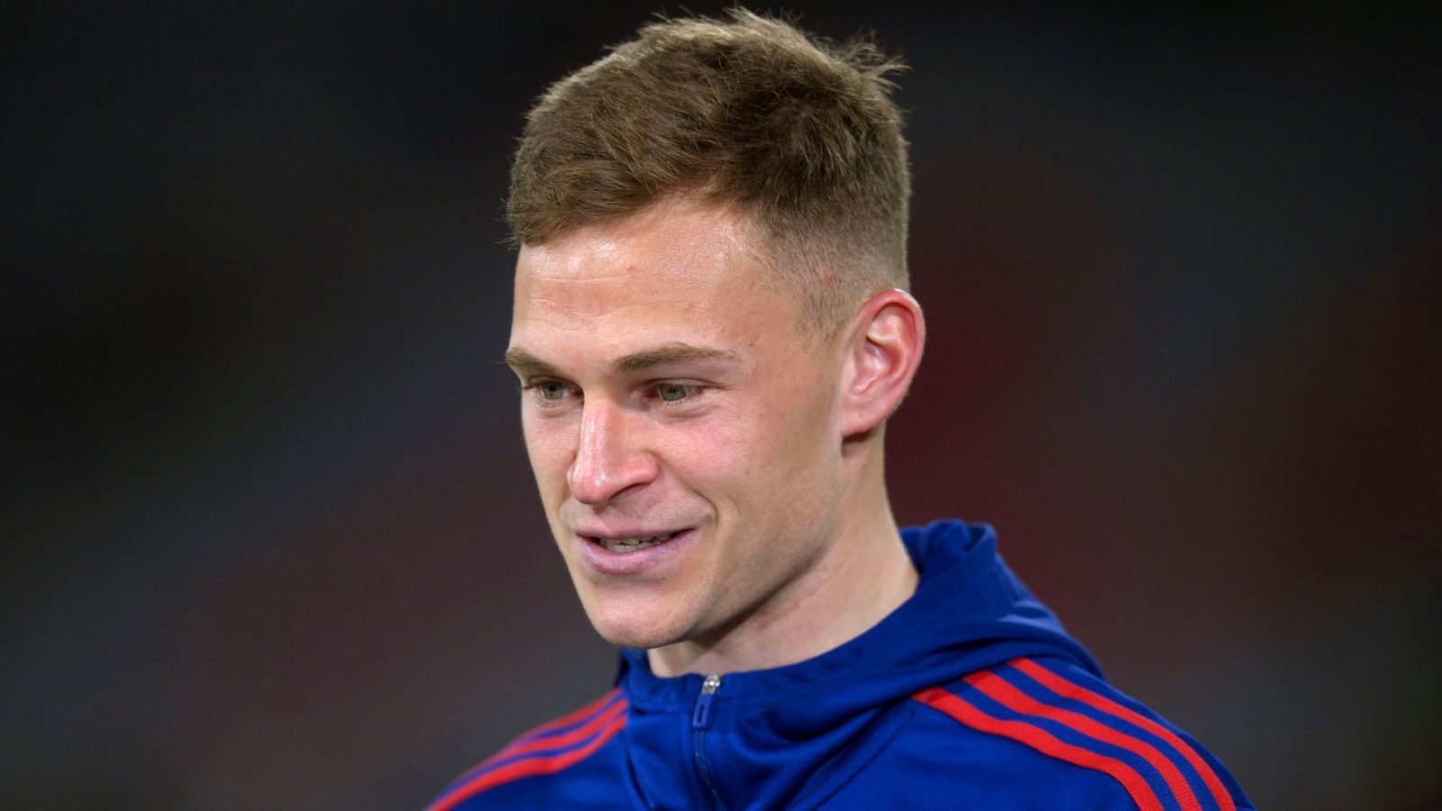 
                <strong>Platz 17: Joshua Kimmich (FC Bayern)  </strong><br>
                Jahresgehalt: 20.000.000 Euro
              