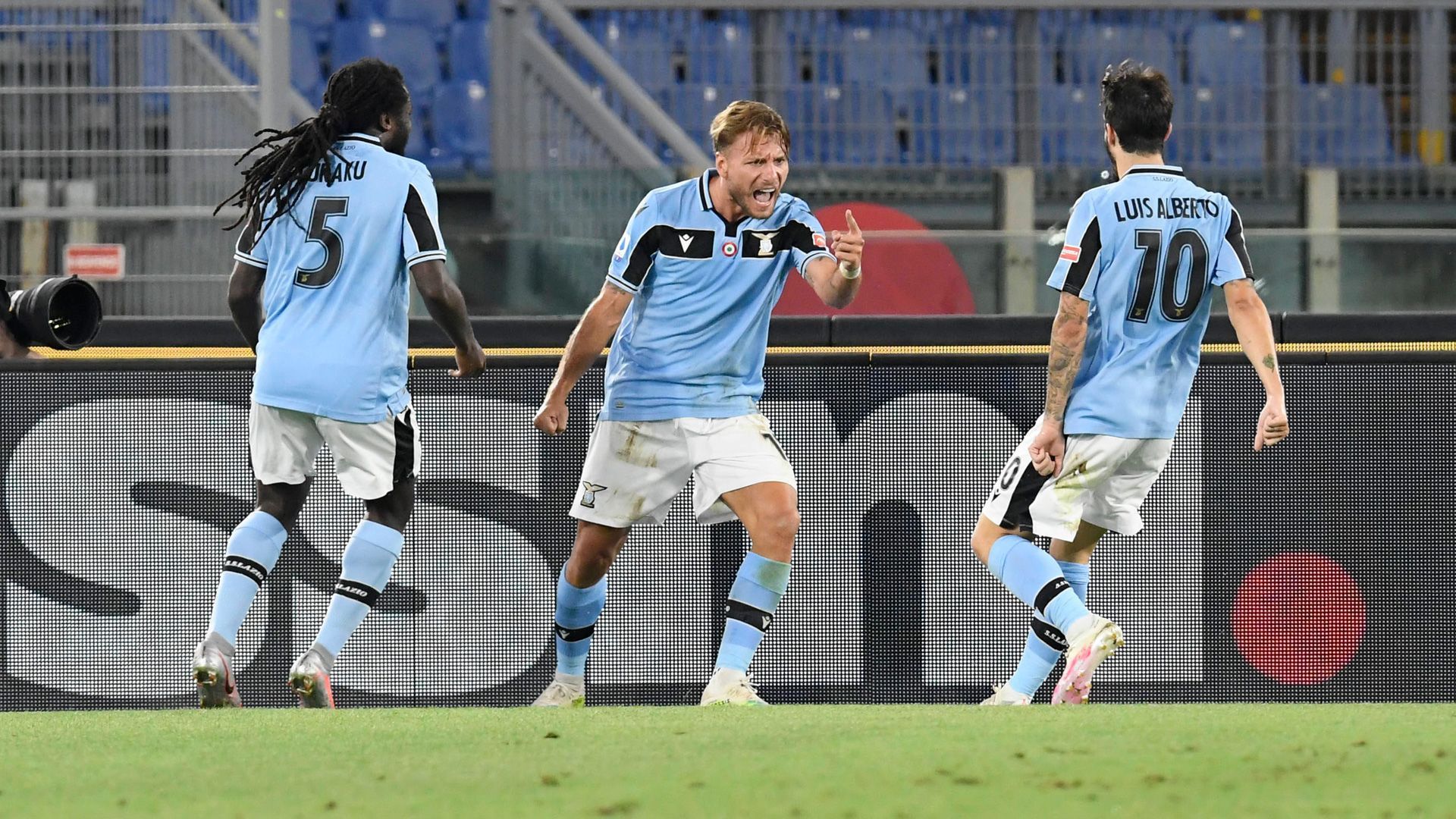 
                <strong>Lazio Rom (Italien)</strong><br>
                Dank Topstürmer Ciro Immobile stehen die Römer am Ende der Saison sicher unter den ersten Vier der Serie A und spielen damit in der Saison 2020/21 in der Königsklasse.
              