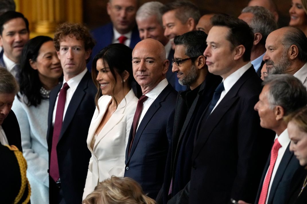 Mark Zuckerberg, Jeff Bezos, Sundar Pichai und Elon Musk bei der Vereidigung von US-Präsident Donald Trump.