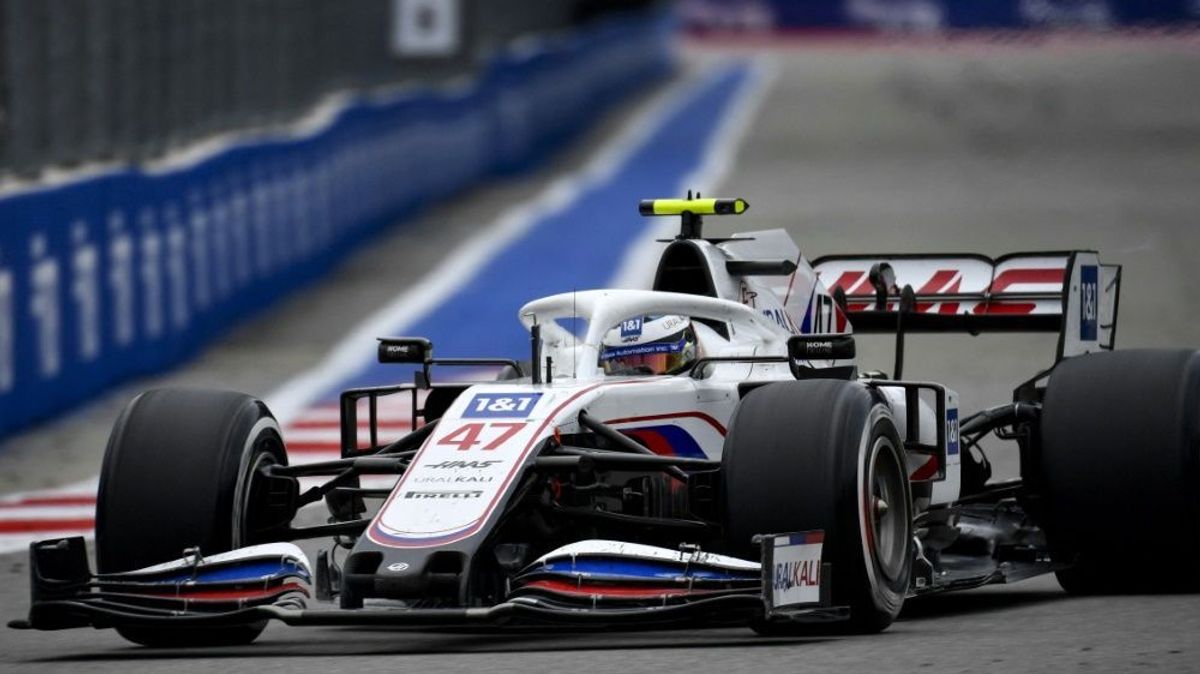Mick Schumacher kann sich am Flughafen noch frei bewegen
