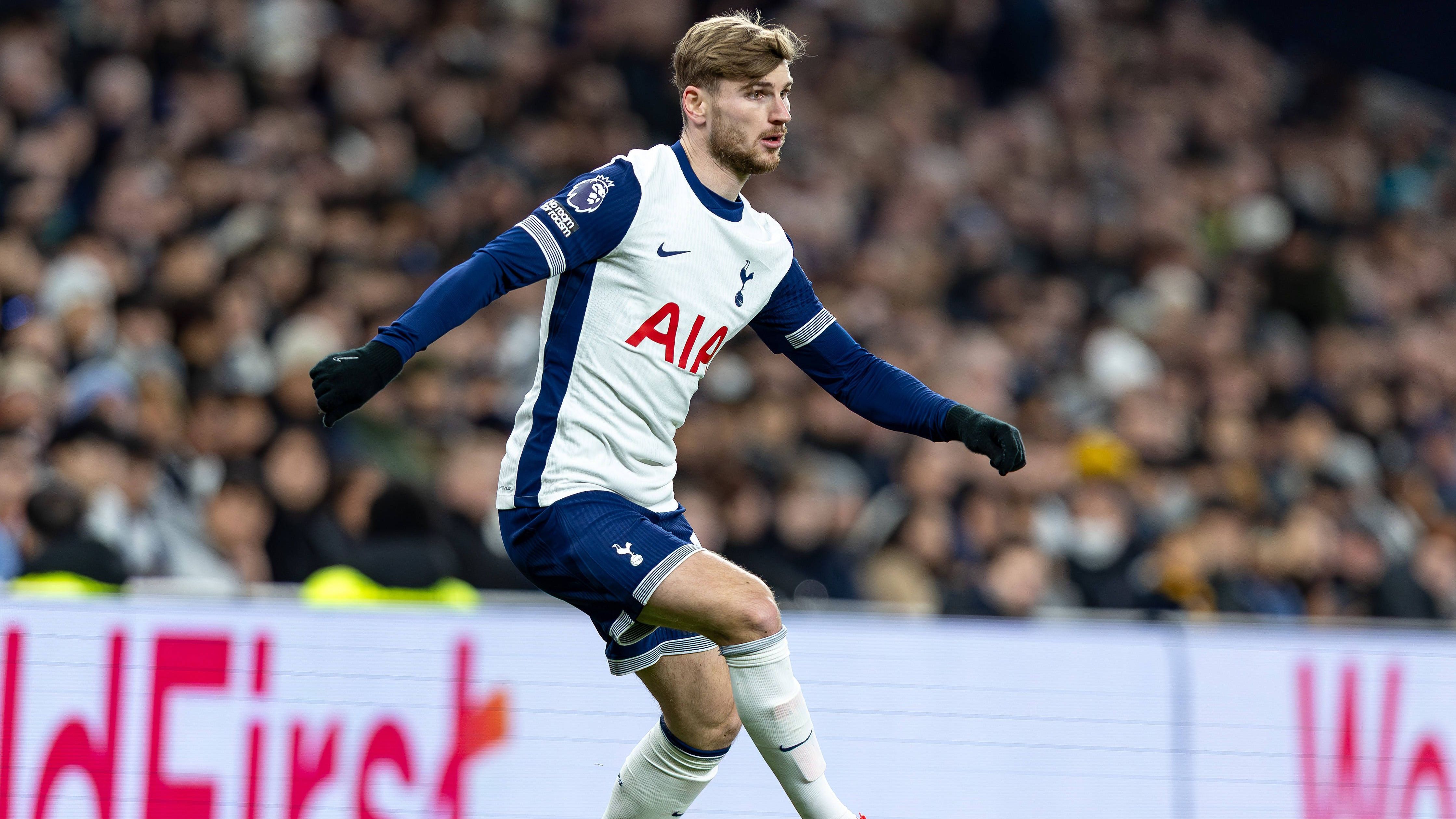 <strong>Timo Werner (Tottenham Hotspur)</strong><br>Das Kapitel Tottenham dürfte für Timo Werner bald vorbei sein. Laut "Mirror" wird der Premier-League-Klub im Sommer die Kaufoption für den Stürmer nicht ziehen und ihn zurück zu RB Leizig schicken. Die Engländer könnten den früheren Nationalspieler für rund zehn Millionen Euro nach der laufenden Spielzeit kaufen. Anfang des Jahres fehlte der 28-Jährige wochenlang verletzt,...