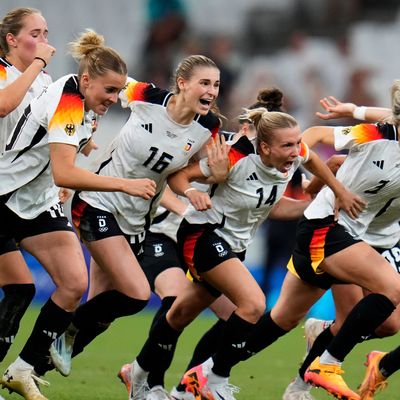 Die deutschen Fußballerinnen werden bei Olympia auf jeden Fall um eine Medaille spielen.