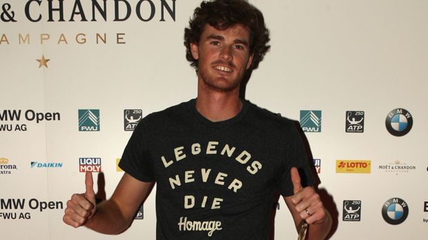 
                <strong>Jamie Murray </strong><br>
                Jamie Murray feiert ausgelassen bei der BMW Open Players Night. Er ist der ältere Bruder des Tennisprofis Andy Murray. 
              