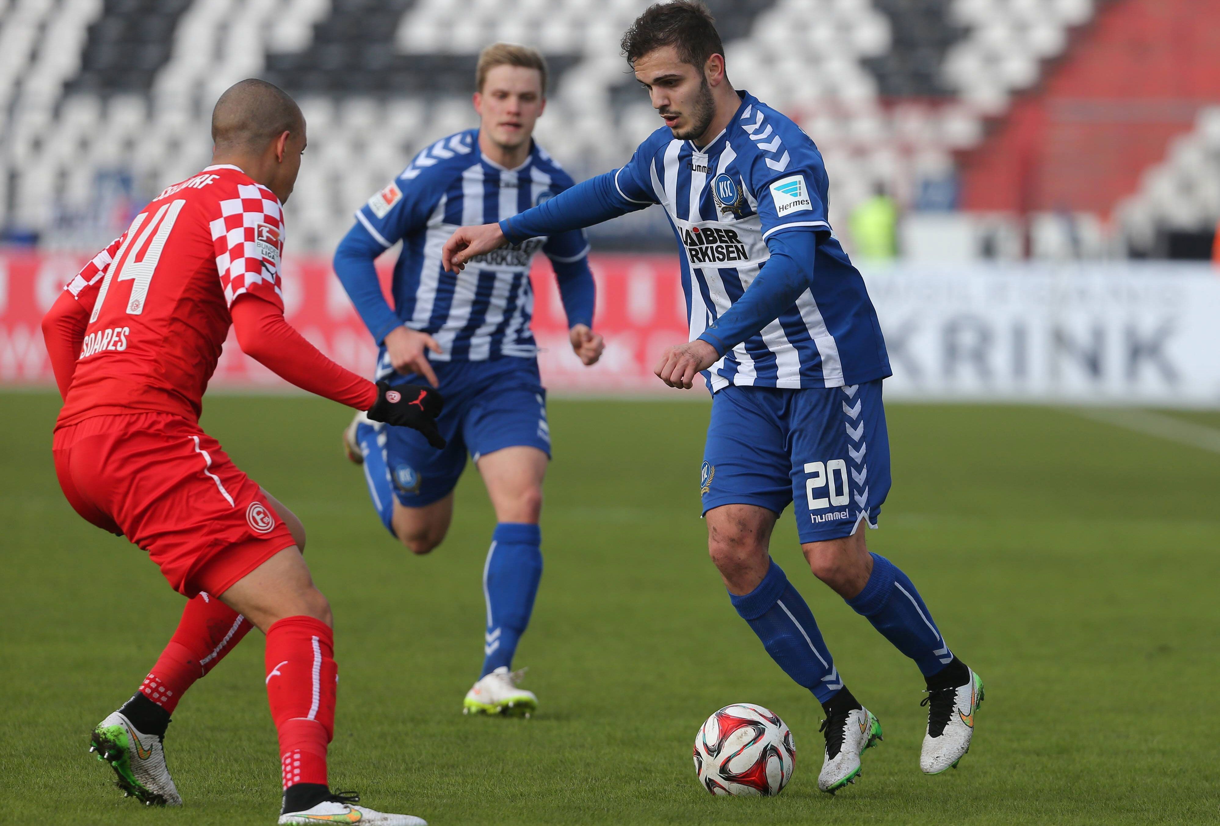 
                <strong>Das Talent: Ylli Sallahi</strong><br>
                Ylli Sallahi ist linker Außenverteidiger. Der Standard-Spezialist gehörte 2014 noch zum Profi-Kader des FC Bayern und absolvierte ein Spiel unter Pep Guardiola. Somit wurde er bereits einmal Deutscher Meister. Seit Sommer 2014 beim KSC.
              