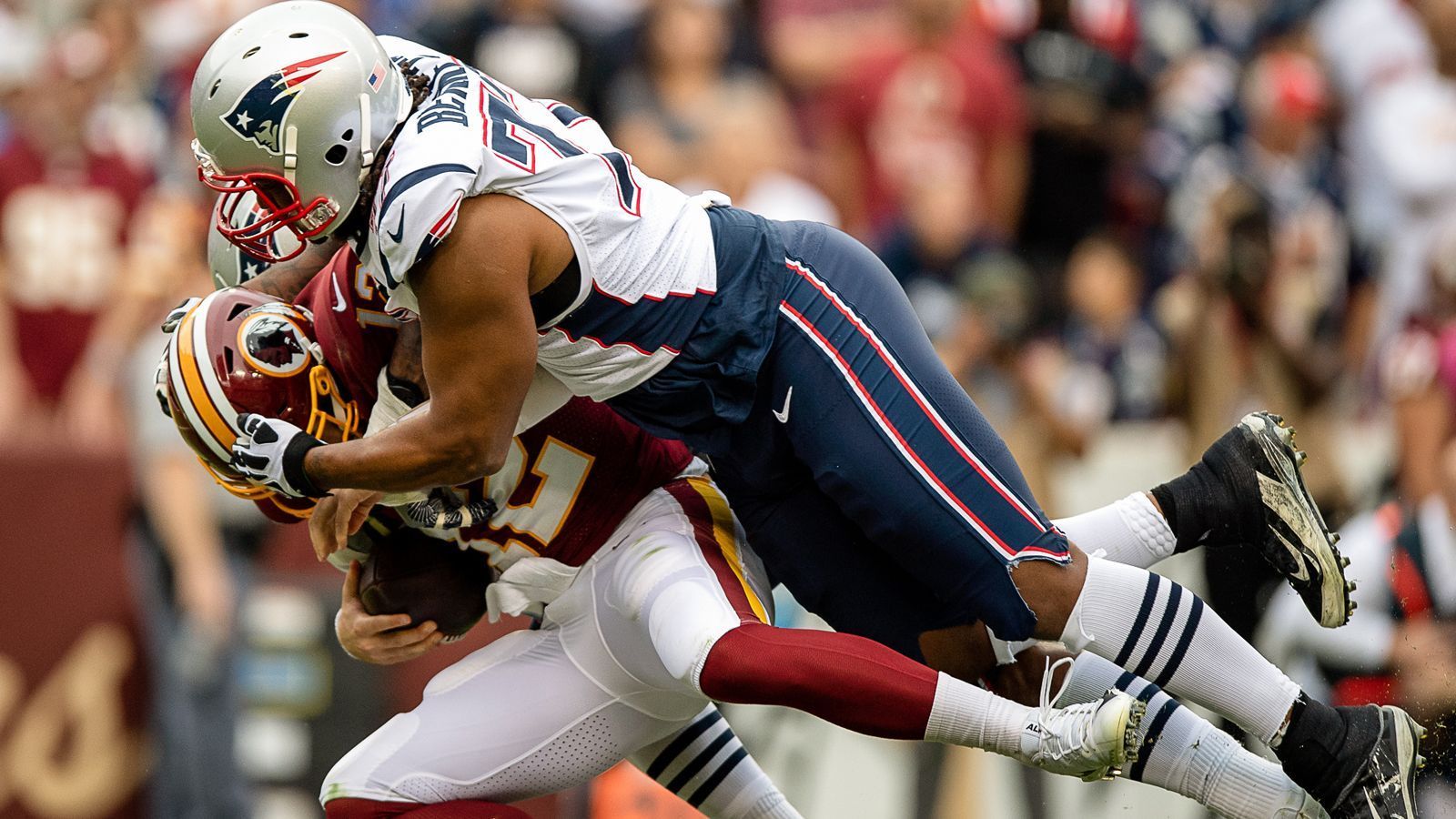 
                <strong>Depth Chart gibt den Ausschlag</strong><br>
                Die erwähnten Stars sind die Schlüsselspieler, doch Trumpf der Defense ist auch die Tiefe. 20 Spieler umfasst die Verteidigung, darunter viele vielseitige. Ein hohes Niveau in der Breite erlaubt es Belichick, viel zu rotieren. Ein unbezahlbarer Luxus, wenn es auf Kleinigkeiten wie Frische, ob physisch oder mental, ankommt. 
              