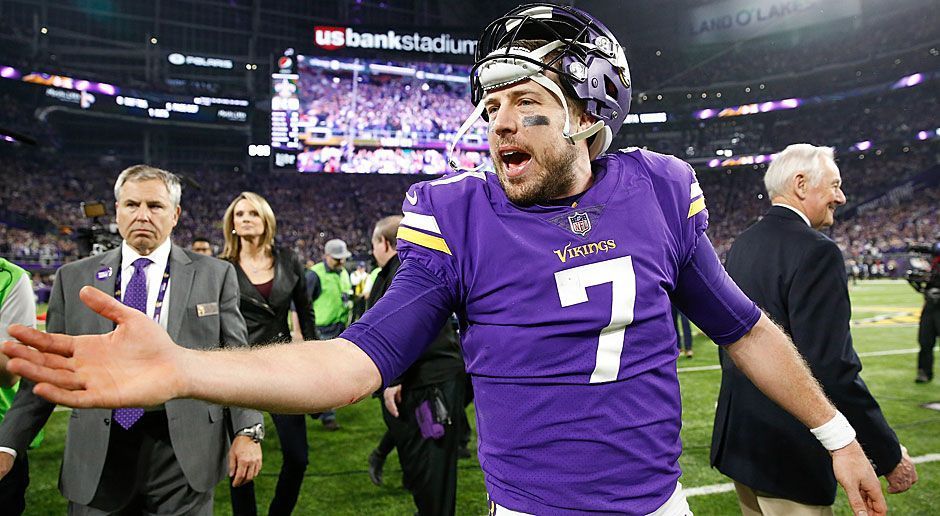 
                <strong>Minnesota Vikings: Case Keenum (Quarterback)</strong><br>
                Jahresgehalt 2017 (laut Spotrac): zwei Millionen US-Dollar, fünf Jahre in der NFLMit Teddy Bridgewater, Sam Bradford und Keenum drohen sich alle drei Quarterbacks in die Free Agency zu verabschieden. Einen aus dem Trio sollten die Vikings in jedem Fall halten. Und da bietet sich der Starting Quarterback des Großteils der vergangenen Saison an. Zum Einen wegen seiner Leistungen auf dem Weg ins NFC-Championship-Game, zum Anderen aufgrund der Krankengeschichte von Bridgewater und Bradford. Der Franchise Tag würde dem Signal-Caller rund 23,5 Millionen US-Dollar bescheren.
              