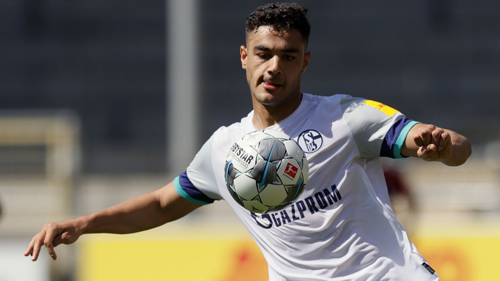 
                <strong>Ozan Kabak (FC Schalke 04)</strong><br>
                Alter: 20 JahrePosition: Innenverteidiger
              