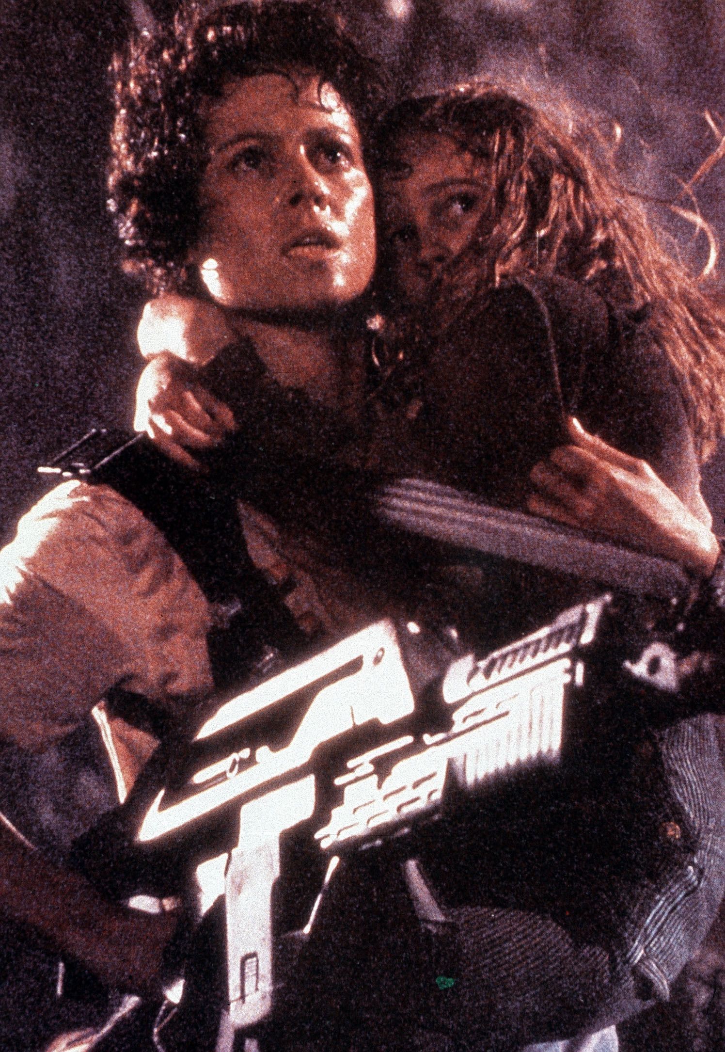 Sie gilt gemeinhin als erste Action-Heldin der Filmgeschichte: Denn während alle anderen in den "Alien"-Filmen (1979-1997) von den außerirdischen Tötungsmaschinen gemeuchelt werden, entkommt sie den Biestern immer in letzter Sekunde, indem sie ihren Verstand benutzt und hin und wieder zum Flammenwerfer greift. Für diese früher doch eher untypische Rolle wurde Sigourney Weaver 1987 völlig zu Recht für den Oscar nominiert.

