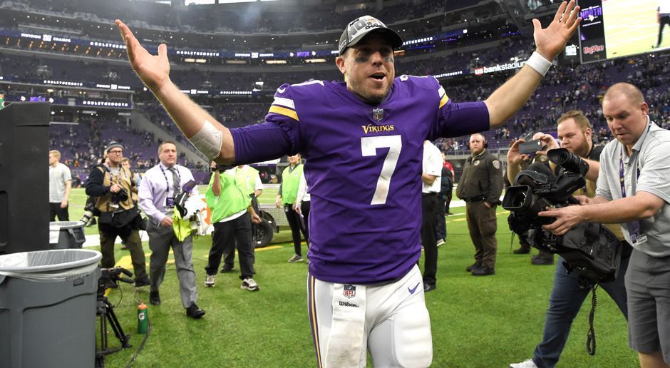 
                <strong>4. Case Keenum (Minnesota Vikings)</strong><br>
                Vom Backup-Backup zum absoluten Leistungsträger: Case Keenum hat sich aus dem Windschatten von Teddy Bridgewater und Sam Bradford ins Rampenlicht geworfen. Doch die große Frage bleibt: Wie macht sich der 29-Jährige in seinen ersten Playoffs? Dass die Vikings als erstes Team überhaupt einen Super Bowl im eigenen Stadion erreichen wollen, lässt den Druck auch nicht gerade schrumpfen. Trotz seiner starken Saison: Keenum bleibt die große Wundertüte unter den Quarterbacks der topgesetzten Teams.
              