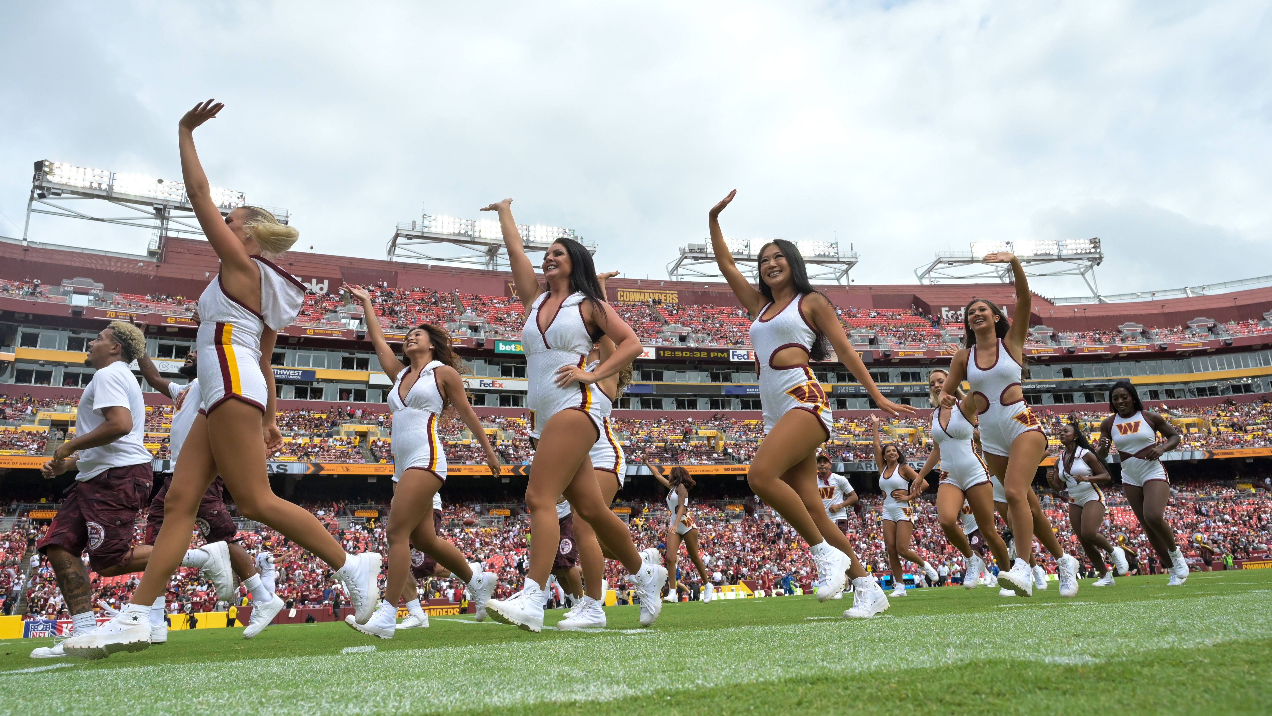 <strong>Washington Commanders: Natürlicher Rasen</strong><br>Im FedExField wird auf "Bermuda Grass" gespielt.