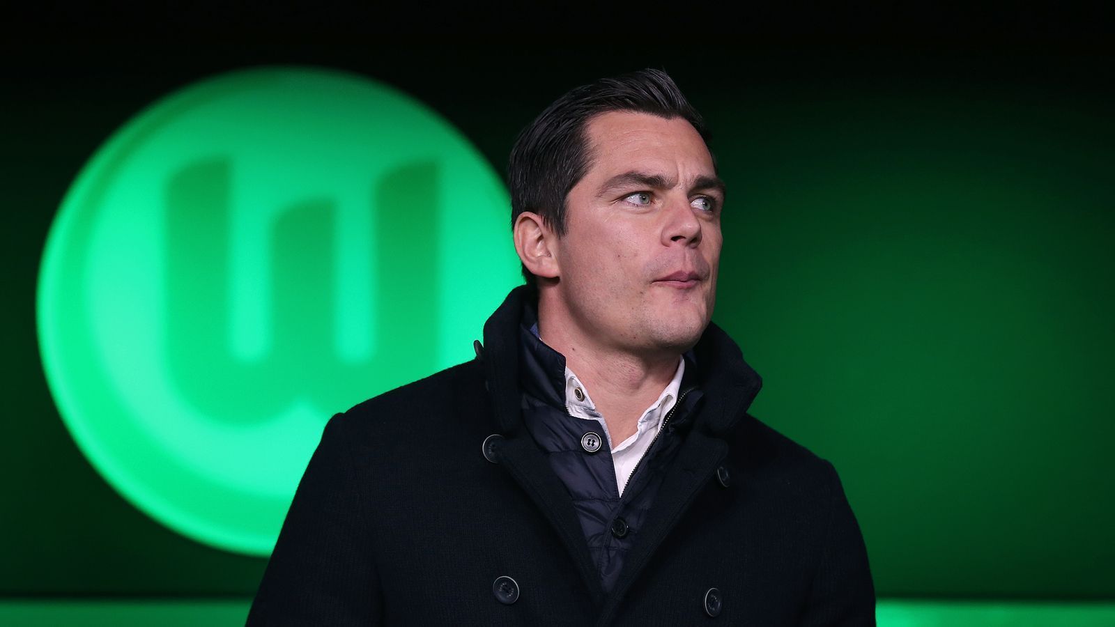 
                <strong>Marcel Schäfer (VfL Wolfsburg, Sportdirektor)</strong><br>
                Von 2007 bis 2017 schnürte der frühere Linksverteidiger Marcel Schäfer die Schuhe in der Bundesliga für den VfL Wolfsburg. 312 Mal lief der 35-Jährige für die Niedersachsen in Pflichtspielen auf, mit dem Meistertitel 2009 als absolutem Karriere-Highlight. Nach einem Abstecher in die USA zu den Tampa Bay Rowdies ist Schäfer seit Mitte 2018 zurück in der Autostadt und gibt beim Bundesligisten den Sportdirektor an der Seite von Geschäftsführer Sport Jörg Schmadtke.
              