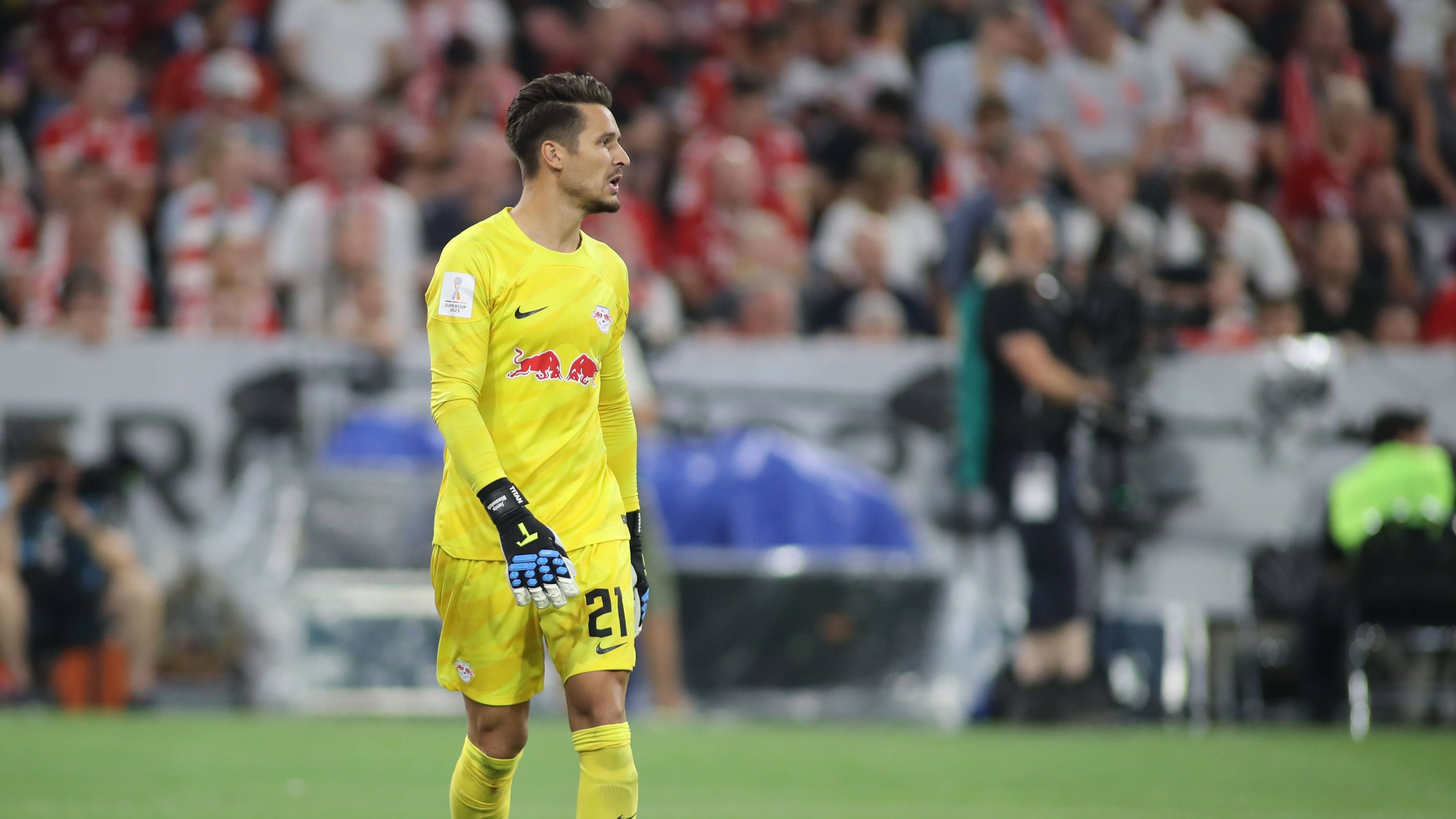 <strong>Janis Blaswich (RB Leipzig)<br></strong>Zeigt keine Schwächen. Ist immer auf dem Posten, wenn er gebraucht wird. Klärt in der 16. Minute stark gegen Tel. Hält die Führung auch in der zweiten Hälfte fest, profitiert dabei aber auch von der katastrophalen Münchner Chancenverwertung. <strong>ran-Note: 2</strong>