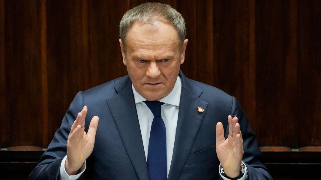 7. März 2025, Polen, Warschau: Der polnische Ministerpräsident Donald Tusk spricht im Sejm, dem Unterhaus des Parlaments. 