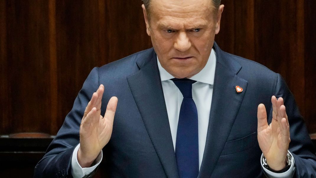 7. März 2025, Polen, Warschau: Der polnische Ministerpräsident Donald Tusk spricht im Sejm, dem Unterhaus des Parlaments. 