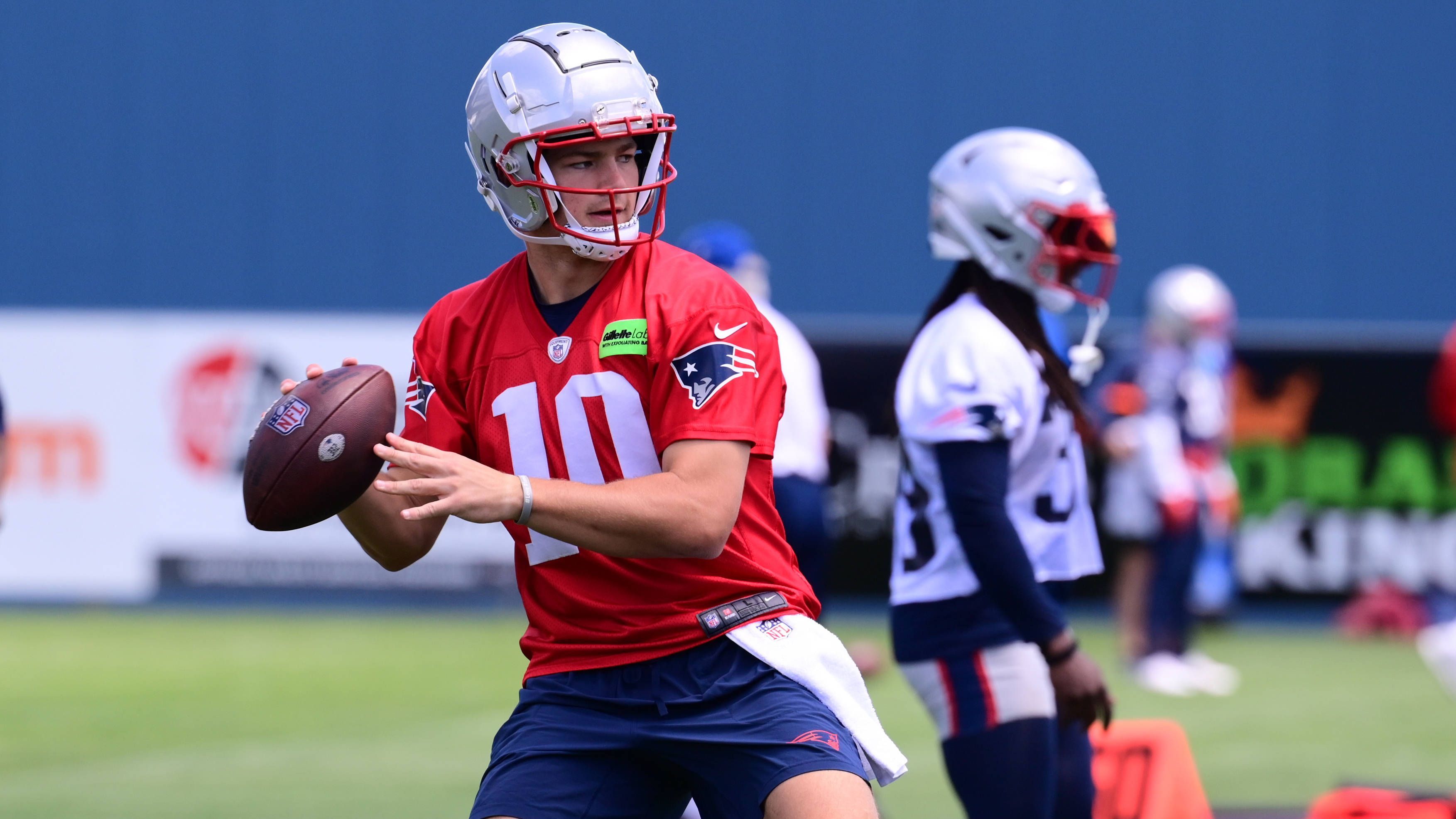 <strong>Patriots auf Receiver dünn</strong><br>New England hat dort auf jeden Fall akuten Bedarf. Aber wäre es ein cleverer Roster Move, jetzt viel in Aiyuk zu investieren, wo sich das Team doch komplett im Rebuild befindet? Zumindest wäre es eine Soforthilfe, um Rookie-QB Drake Maye zu evaluieren. Und in puncto Cap Space haben die Patriots am meisten Spielraum (knapp 43 Mio. US-Dollar). Allerdings gab es weder zu den Chiefs noch zu New England konkrete Gerüchte.