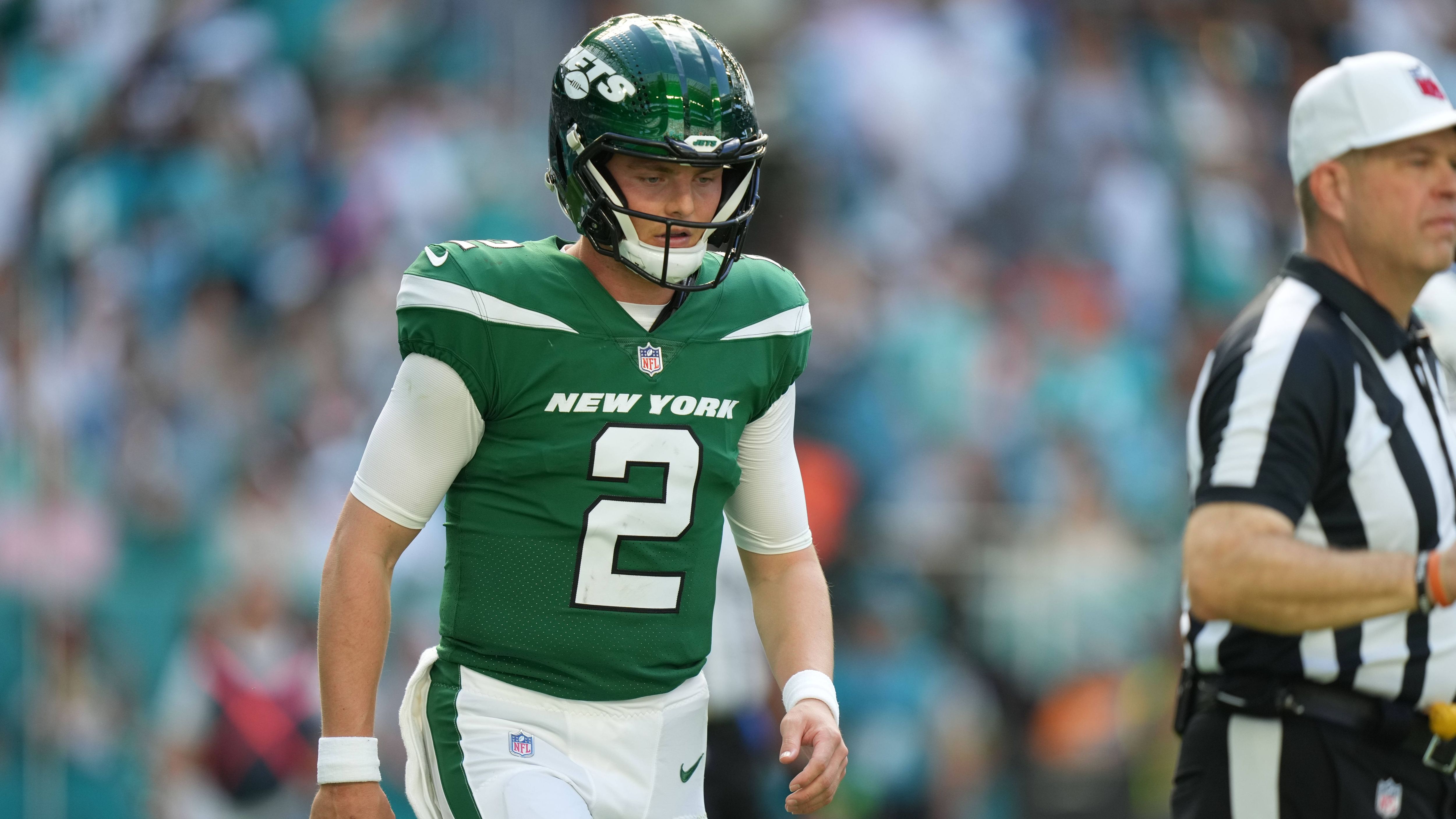 <strong>Performance</strong><br>Nur Lawrence rechtfertigte seine Draft-Position bislang und führte die Jags in der Saison 2022 bis in die Divisional Round. Wilson (Foto) floppte komplett, Lance - teilweise verletzungsbedingt - auch. Fields und Jones starteten die vergangenen Jahre größtenteils, sind aber nicht unumstritten. 2024 waren beide vor allem als Backups gefragt.