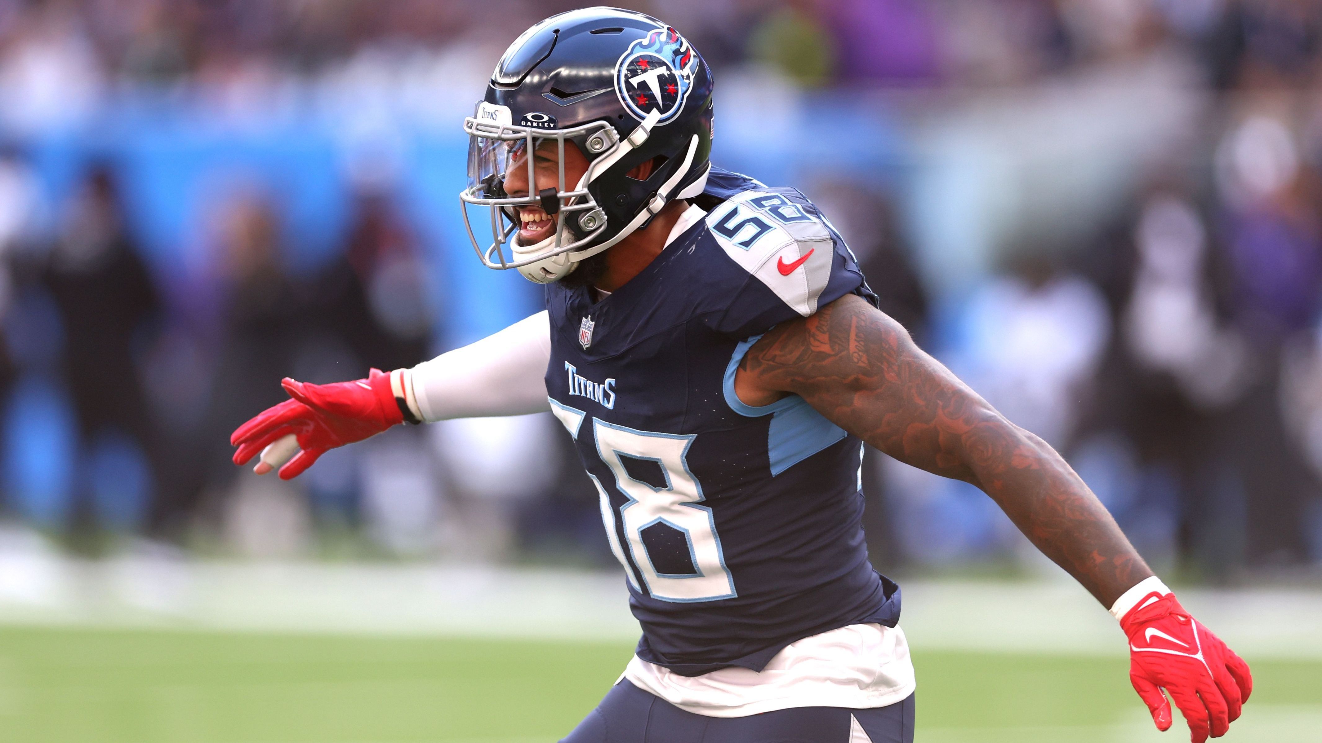 <strong>Tennessee Titans: Harold Landry III</strong><br>Der Passrusher war einer der wenigen Lichtblicke in einer miesen Saison. Neun Sacks gelangen ihm. Auch wenn er schon bessere Spielzeiten hatte, ist Landry nach wie vor der Fan-Liebling in Tennessee.