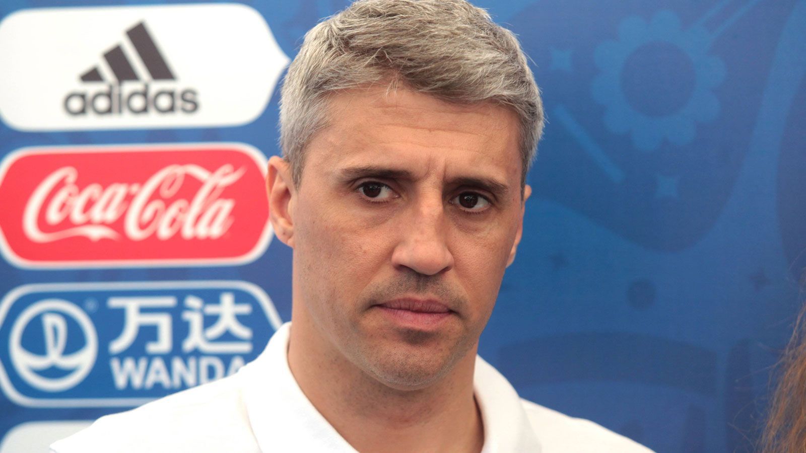 
                <strong>Hernan Crespo (Trainer)</strong><br>
                Als Trainer bekam Crespo 2015 seine erste Chance beim FC Modena in der zweiten italienischen Liga, wurde aber nach neun Monaten wieder entlassen. Seitdem kam kein Trainerjob mehr dazu, dafür ist Crespo wieder aktiv. In Indien spielt er bei Futsal-Turnieren mit.
              