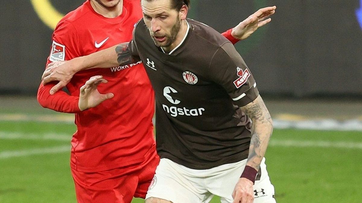 Guido Burgstaller erzielt den Siegtreffer für St. Pauli