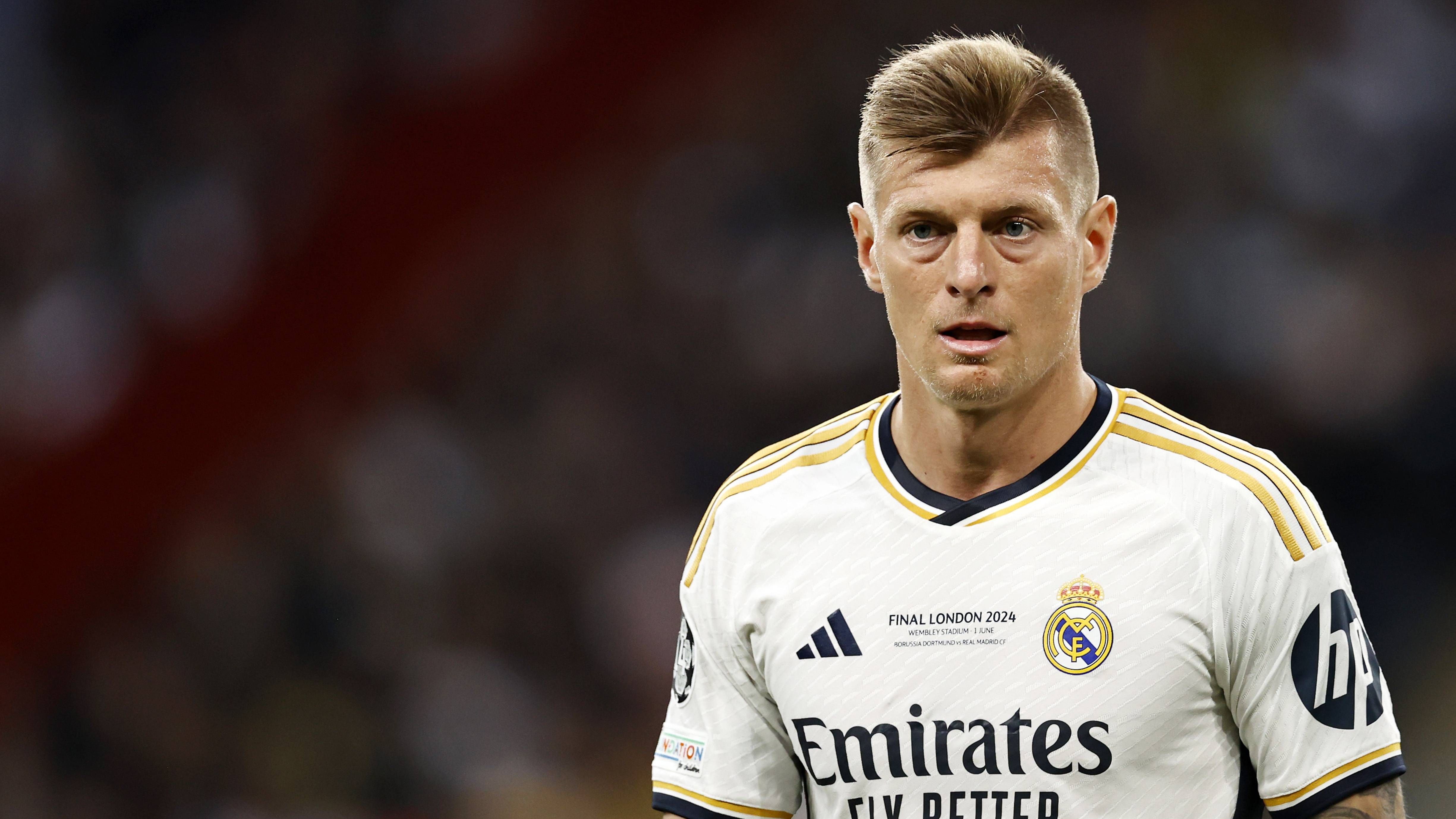 <strong>Toni Kroos (Real Madrid)</strong><br>Verabschiedet sich nach einer erneut starken Leistung mit seinem sechsten Champions-League-Titel. Bereitet Carvajals Führungstreffer per Ecke vor, tritt mehrere starke Standards und ist auch sonst wie gewohnt das Metronom im Real-Mittelfeld. Wird bei seiner Auswechslung lautstark von den Real-Fans gefeiert. Die perfekte Art, abzutreten.&nbsp;<strong><em>ran</em>-Note: 1</strong>