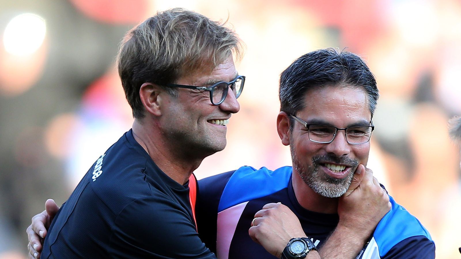 
                <strong>Trauzeuge von Jürgen Klopp</strong><br>
                David Wagner und Jürgen Klopp verbindet eine jahrelange Freundschaft. Mittelstürmer Wagner war der Zimmerpartner von Jürgen Klopp in deren gemeinsamer Zeit beim 1. FSV Mainz 05. Seitdem pflegen beide ein fast brüderliches Verhältnis, wie der aktuelle Trainer des FC Liverpool einst sagte. Bei Klopps Hochzeit 2005 war Wagner Trauzeuge. Der Coach der "Reds" ist wiederum Patenonkel von Wagners Tochter. 
              