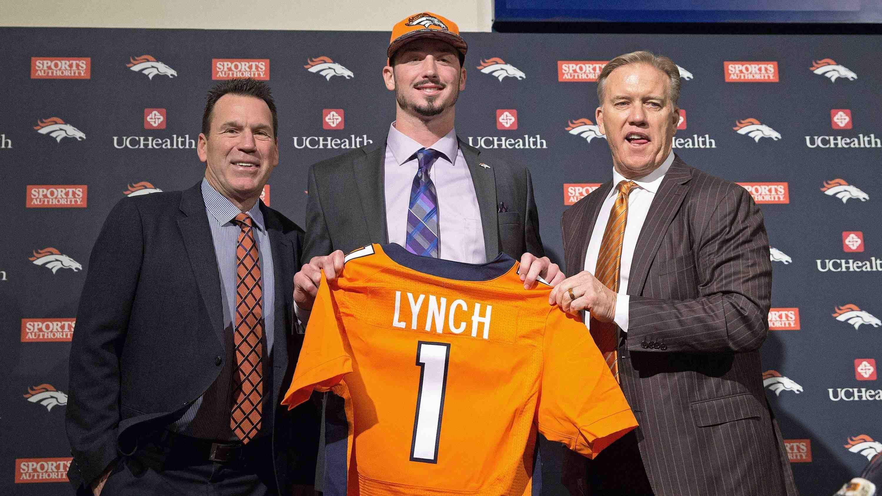 
                <strong>Paxton Lynch </strong><br>
                 - Draft: 2016 an 25. Stelle von den Denver Broncos - Stationen: Denver Broncos 2016 bis 2017, Seattle Seahawks 2019, Pittsburgh Steelers 2019 - Aktuell: Free Agent
              