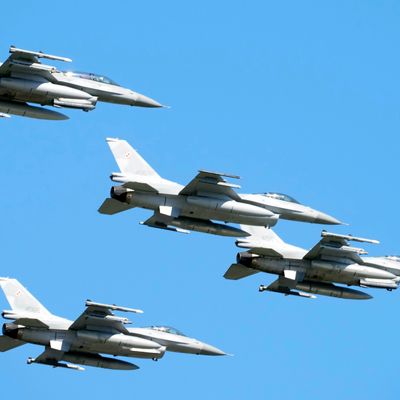 F 16 Jets