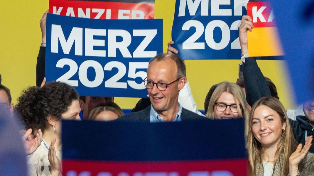 CDU-Kanzlerkandidat Friedrich Merz (Mitte).