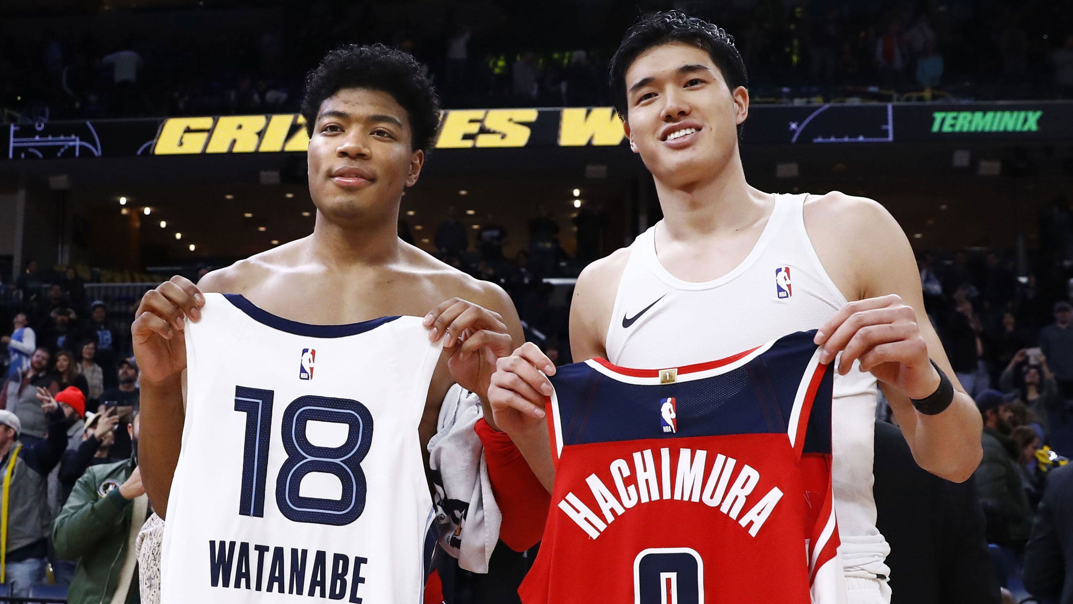 
                <strong>Japan (zwei NBA-Profis)</strong><br>
                Rui Hachimura (PF, Washington Wizards): 9. Pick 2019 von Washington Wizards, Statistiken 20/21: 13,8 Pts, 1,4 Ast, 5,5 RebYuta Watanabe (SF, Toronto Raptors): Undrafted 2018 von Memphis Grizzlies, Statistiken 20/21: 4,4 Pts, 0,8 Ast, 3,2 Reb
              