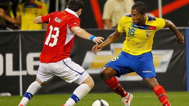 
                <strong>Antonio Valencia</strong><br>
                Zum dritten mal hat sich Ecuador für eine Weltmeisterschaft qualifizieren können - vor allem dank Antonio Valencia. In der Premier League sprintet der Flügelspieler schon seit Jahren seinen Gegenspielern davon. Auch bei der WM wird Valencia schwer zu stoppen sein.
              