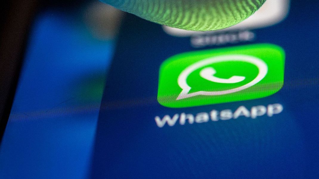 WhatsApp-Nutzer mit Android Geräten dürfen sich auf eine neue KI-Funktion freuen, die eine neue Chat-Erfahrung bringen soll.