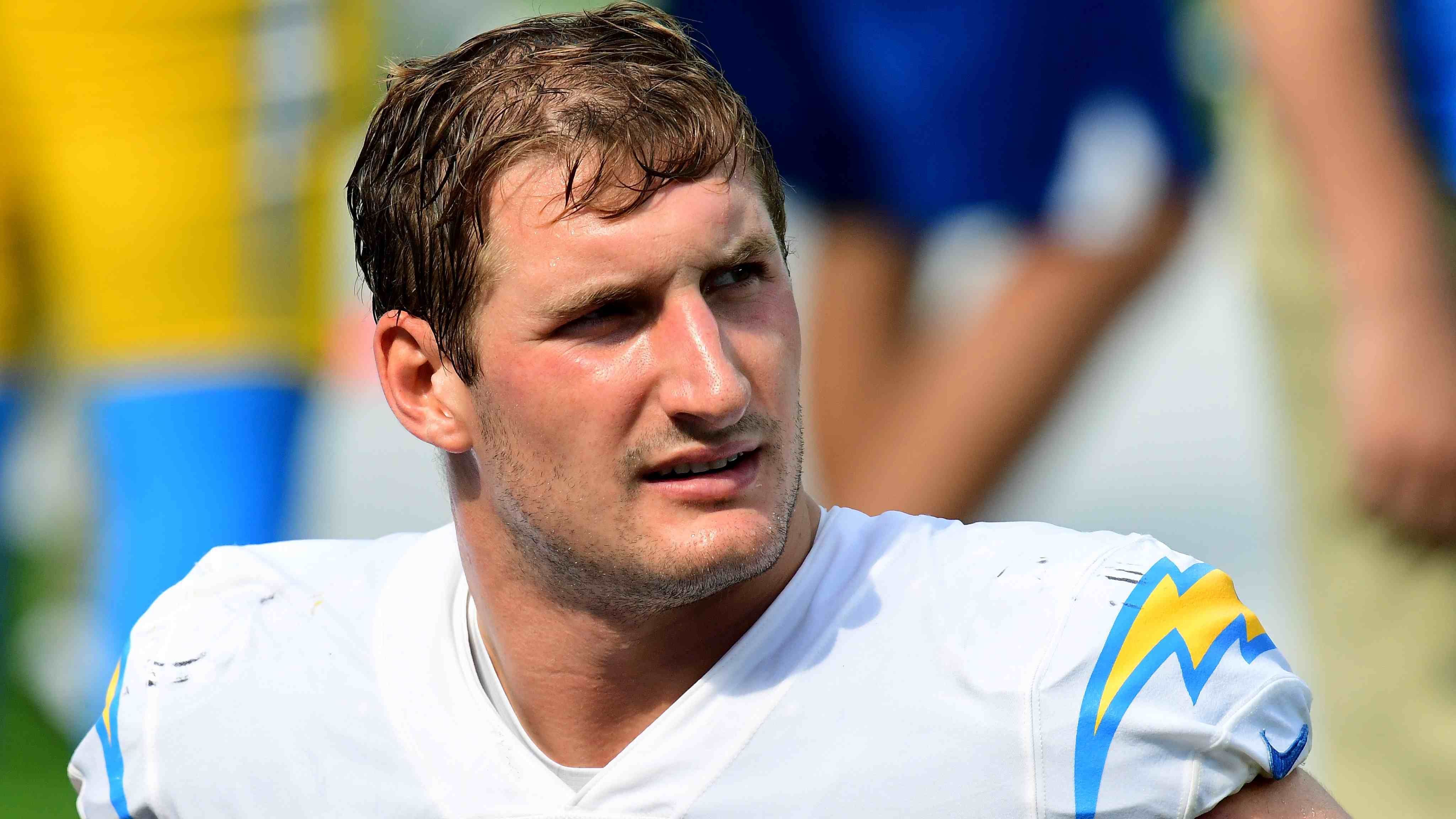 
                <strong>Platz 1: Joey Bosa (Los Angeles Chargers) </strong><br>
                Geschätztes Einkommen: 43.8 Millionen US-Dollar -(43.1 Millionen Gehalt/Boni + 750 Tausend Sponsorengelder) -
              