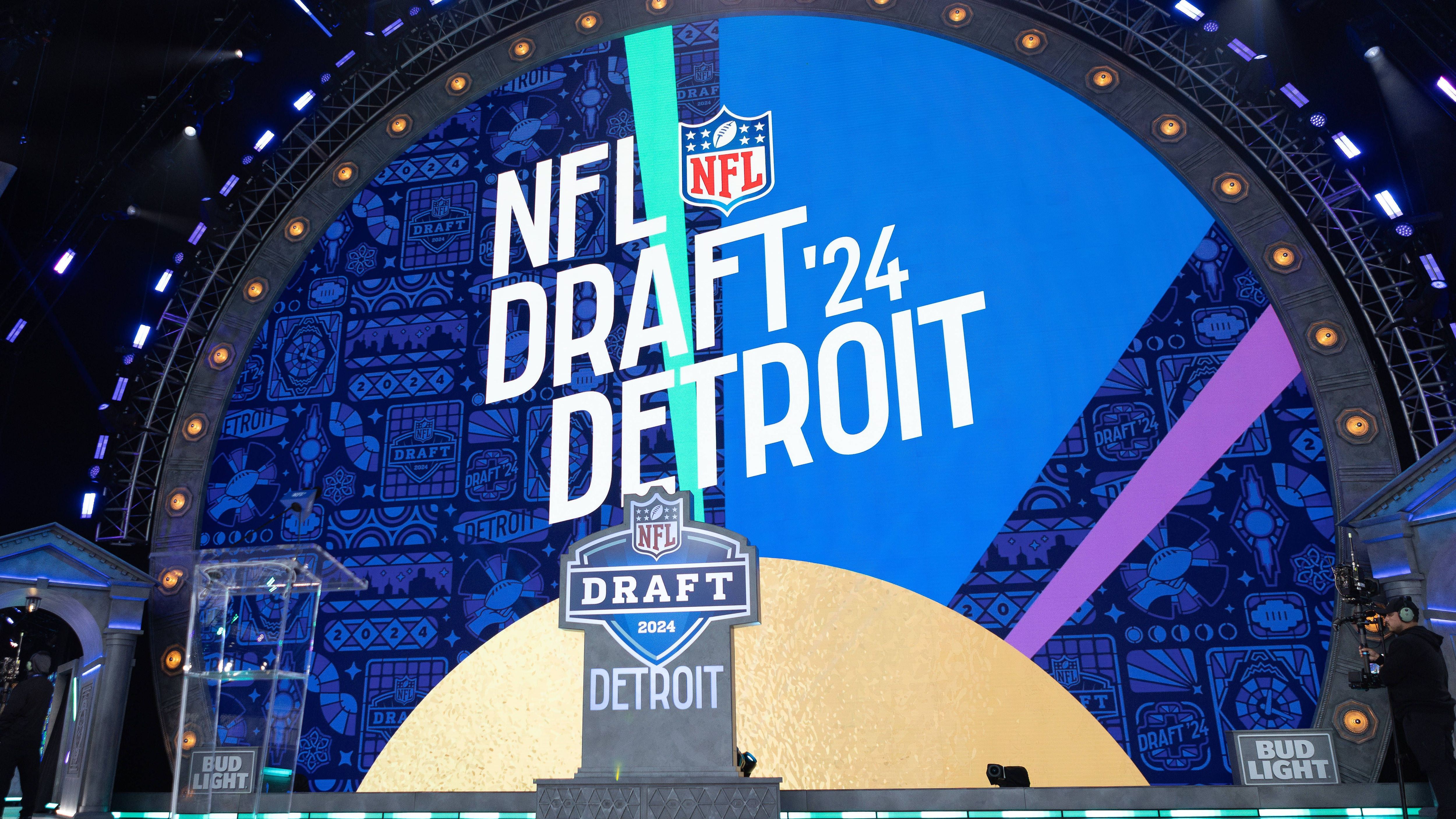 <strong>NFL Draft 2024: Gewinner und Verlierer der 1. Runde</strong><br>Tag eins des NFL Draft 2024 ist in den Büchern. Einige Entscheidungen der Franchises für die Top-Prospects vom College haben sich im Vorfeld bereits abgezeichnet, andere kamen doch eher überraschend. <em><strong>ran</strong></em> zeigt die Gewinner und Verlierer der 1. Runde.