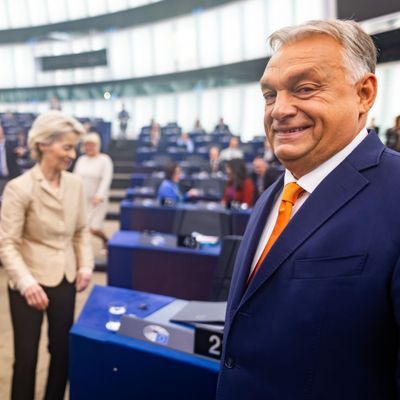 Ungarns Ministerpräsident Orban und EU-Kommissions-Chefin von der Leyen haben sich im Europäischen Parlament in Straßburg einen offenen Schlagabtausch geliefert. 