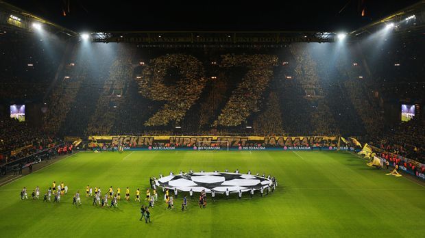 
                <strong>Platz 3: Signal Iduna Park (Dortmund)</strong><br>
                Platz 3: Signal Iduna Park, Dortmund. Deutschlands größtes Fußballstadion bietet 81.360 Plätze und schafft es somit in die Top 3.
              