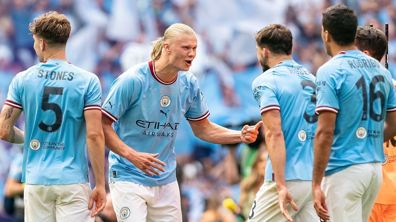 
                <strong>5. Platz: Manchester City</strong><br>
                &#x2022; Land: England<br>&#x2022; Liga: Premier League<br>&#x2022; aktueller Wert:<strong> rund 4,99 Milliarden US-Dollar</strong><br>
              