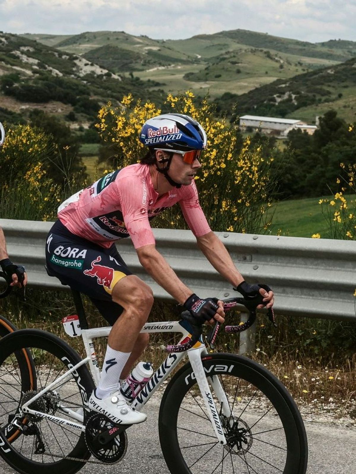 Auf der zweiten Etappe in Rosa unterwegs: Primoz Roglic