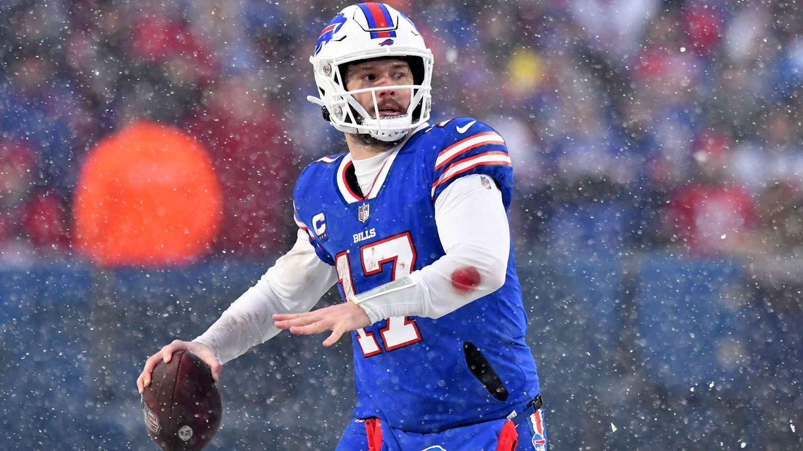 
                <strong>Josh Allen (Buffalo Bills)</strong><br>
                Zum erlesenen Kreis von Strouds Favoriten gehört auch Josh Allen. Der Quarterback der Buffalo Bills verlor in den vergangenen Jahren mehrere wichtige Playoff-Partien und steht in der kommenden Saison deswegen ein wenig unter Druck.
              