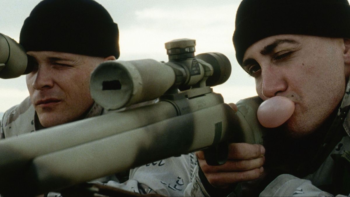 Die Marine-Soldaten Troy (Peter Sarsgaard) and Anthony 'Swoff' (Jake Gyllenhaal) im Film "Jarhead" (2005).