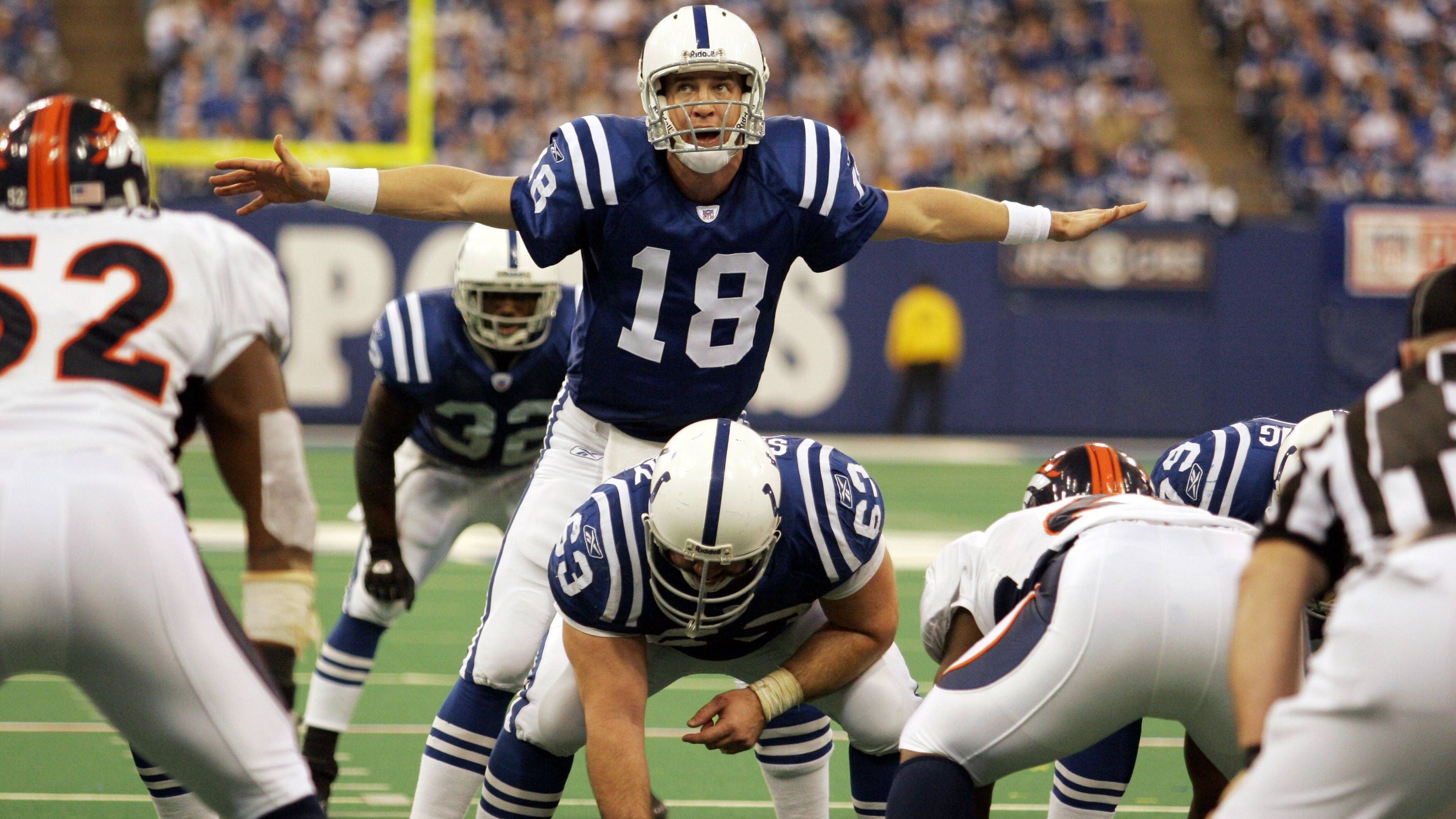 <strong>Peyton Manning (Indianapolis Colts)</strong><br>Am 4. Januar 2004 beim 41:10-Sieg über die Denver Broncos: 22 Completions für 377 Yards bei 26 Versuchen, 5 Touchdowns.