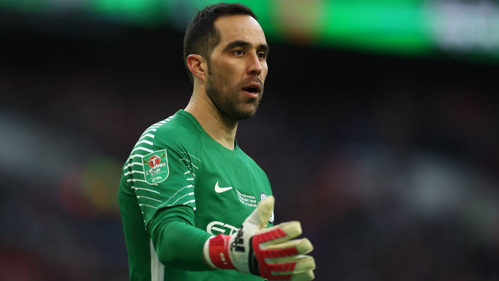 
                <strong>Claudio Bravo (Machester City)</strong><br>
                Claudio Bravo, die Nummer zwei bei Manchester City hinter Stammtorhüter Ederson, zog sich vergangenen August einen Achillessehnenriss zu und befindet sich aktuell noch in der Reha. Der 35-Jährige soll Ende März wieder voll ins Training zurückkehren.
              