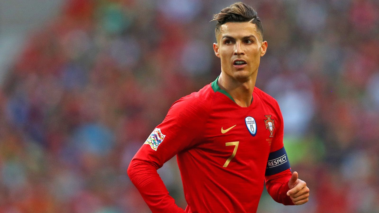 
                <strong>Cristiano Ronaldo (Kapitän Portugal)</strong><br>
                1.) Matthijs de Ligt2.) Frenkie de Jong3.) Kylian MbappeWar selbst als "Spieler des Jahres" nominiert.
              