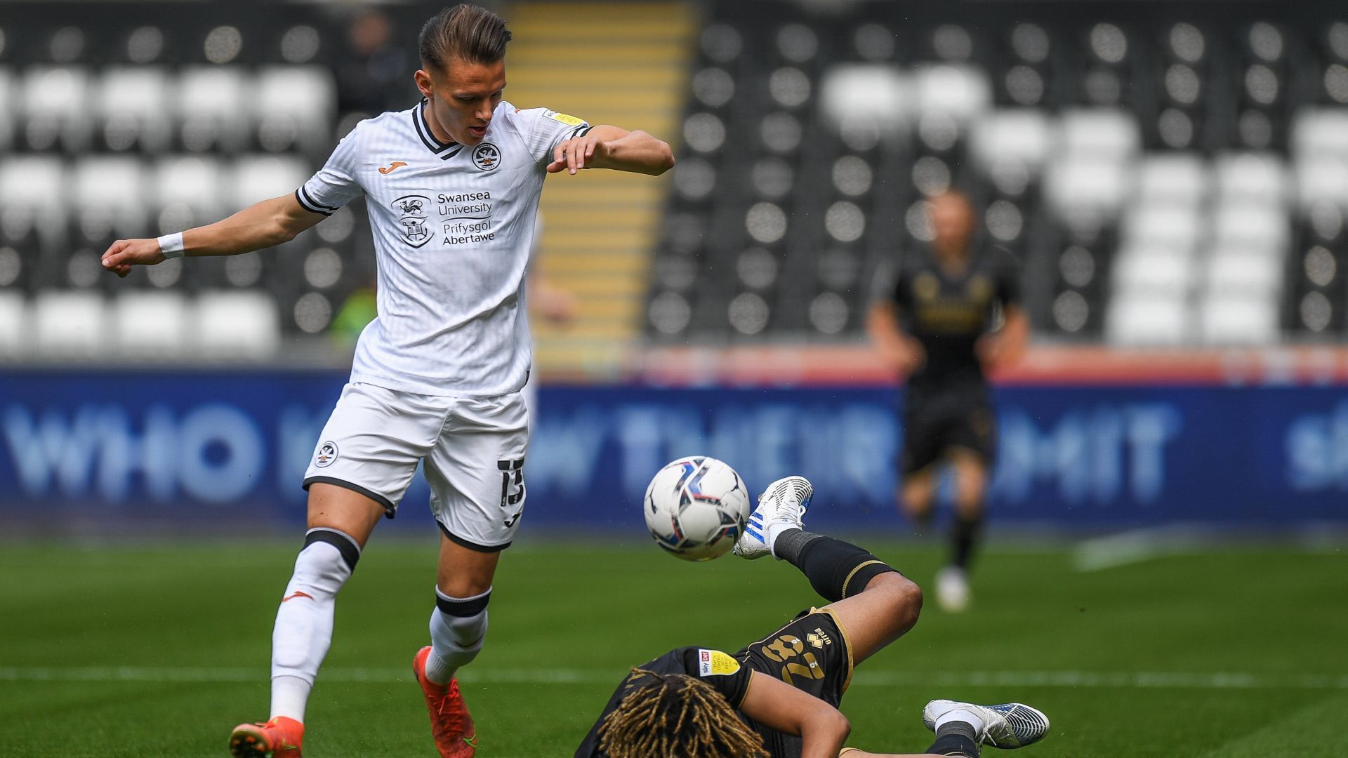 
                <strong>Hannes Wolf (Borussia Mönchengladbach)</strong><br>
                Bislang verliehen an: Swansea CityTendenz: Wird den Verein endgültig verlassen, wenn ein passendes Angebot kommt.
              