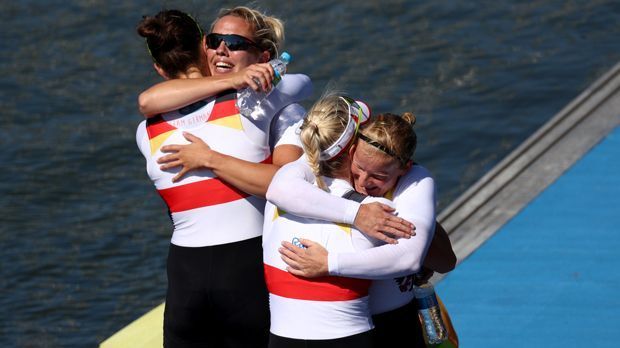 
                <strong>Doppelvierer Frauen (Rudern/Gold)</strong><br>
                Doppelvierer Frauen: Gold für Annekatrin Thiele, Carina Bär, Julia Lier, Lisa Schmidla.
              
