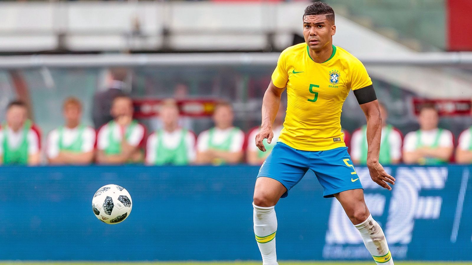 
                <strong>Zentrales Mittelfeld - Casemiro</strong><br>
                Spielt bei der WM für BrasilienVerein: Real Madrid
              