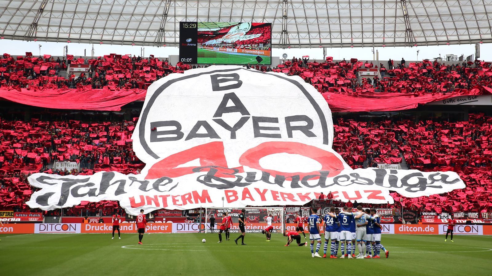 
                <strong>Bayer 04 Leverkusen</strong><br>
                Vereinshymne: "Leverkusen" (Dirk Maverick)
              