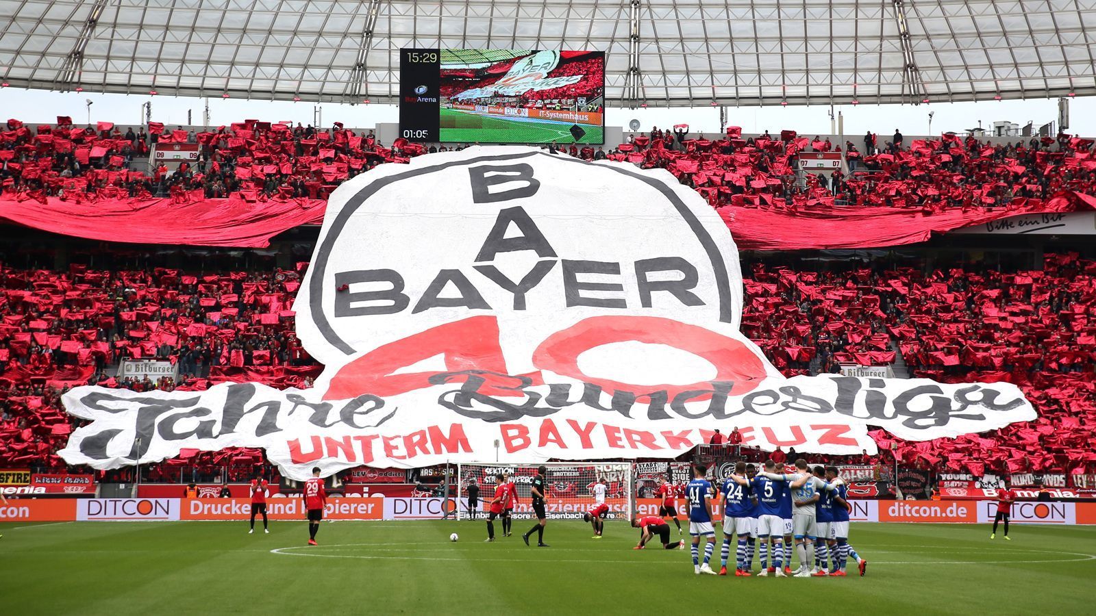 <strong>Bayer 04 Leverkusen</strong><br>
                Vereinshymne: "Mit dem Kreuz auf der Brust" (Dirk Maverick)
